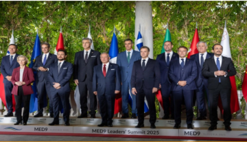 الملك يدعو خلال قمة ميد 9 إلى التزام شامل بإنهاء حرب غزة الملك يدعو خلال قمة ميد 9 إلى التزام شامل بإنهاء حرب غزة