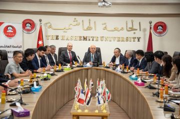 الجامعة الهاشمية تستقبل وفدا من 13 جامعة صينية حكومية لبحث الشراكات الأكاديمية والابتكار الرقمي الجامعة الهاشمية تستقبل وفدا من 13 جامعة صينية حكومية لبحث الشراكات الأكاديمية والابتكار الرقمي
