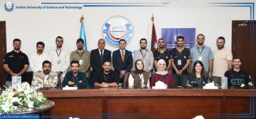 بالصور...جامعة العلوم والتكنولوجيا تنظم فعالية خيرية بالتعاون مع نادي تكنولوجيا الحوسبة بالصور...جامعة العلوم والتكنولوجيا تنظم فعالية خيرية بالتعاون مع نادي تكنولوجيا الحوسبة