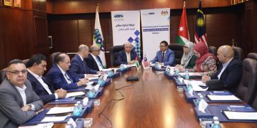 لتعزيز التعاون الاقتصادي بين المملكة وماليزيا توقيع خطاب نوايا بين غرفتي تجارة عمان وكوالالمبور