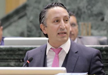 النائب معتز أبو رمان يقترح تعويض 5000 دينار لكل شخص يتعرض لعضة كلب ضال في الأردن النائب معتز أبو رمان يقترح تعويض 5000 دينار لكل شخص يتعرض لعضة كلب ضال في الأردن