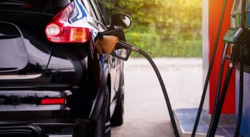 خبير طاقة: السعر العالمي يحدد تسعيرة المشتقات النفطية محليا خبير طاقة: السعر العالمي يحدد تسعيرة المشتقات النفطية محليا