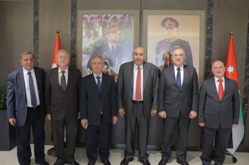 القاضي يلتقي رئيس المجلس القضائي ورئيس هيئة النزاهة القاضي يلتقي رئيس المجلس القضائي ورئيس هيئة النزاهة