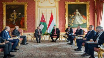 الملك يؤكد ضرورة ضمان تنفيذ اتفاق إنهاء الحرب في غزة بجميع مراحله الملك يؤكد ضرورة ضمان تنفيذ اتفاق إنهاء الحرب في غزة بجميع مراحله