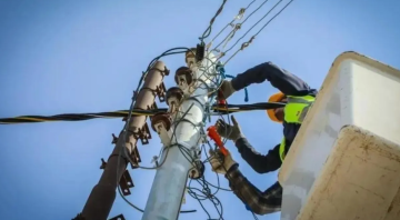 فصل التيار الكهربائي عن مناطق بالأغوار الشمالية فصل التيار الكهربائي عن مناطق بالأغوار الشمالية