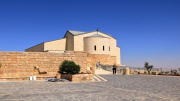 تدشين مشروع تأهيل موقع مكاور الأثري بـ5 ملايين يورو تدشين مشروع تأهيل موقع مكاور الأثري بـ5 ملايين يورو