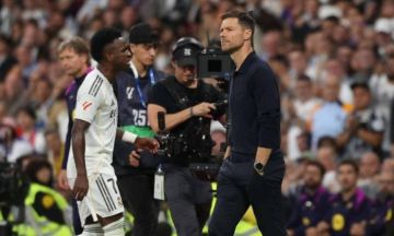 تقارير: علاقة فينيسيوس جونيو وتشابي ألونسو في طريق مسدود تقارير: علاقة فينيسيوس جونيو وتشابي ألونسو في طريق مسدود