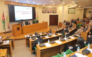 أمانة عمان تعفي أصحاب المركبات والهياكل المرفوعة من الغرامات