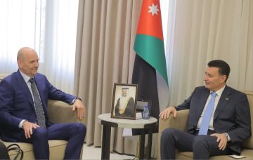 الصفدي يؤكد أهمية دعم المتضررين من النزاعات خلال لقاء رئيس بعثة الصليب الأحمر