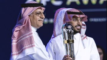 سالم الدوسري أفضل لاعب في آسيا للمرة الثانية سالم الدوسري أفضل لاعب في آسيا للمرة الثانية