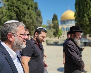 الوزير المتطرف بن غفير يقود اقتحام عشرات المستوطنين للمسجد الأقصى