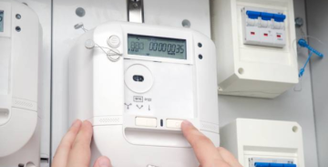 العدادات الذكية تثير الجدل في الاردن...فصل فوري للتيار ومطالب بإلغاء رسوم التوصيل العدادات الذكية تثير الجدل في الاردن...فصل فوري للتيار ومطالب بإلغاء رسوم التوصيل