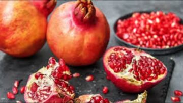 5 فوائد أقل شهرة لاستهلاك قشر الرمان.. تعرف عليها 5 فوائد أقل شهرة لاستهلاك قشر الرمان.. تعرف عليها