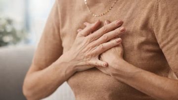 4 علامات تحذيرية تسبق النوبة القلبية 4 علامات تحذيرية تسبق النوبة القلبية