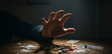 القلق والاكتئاب والإدمان.. ثلاثية قاتلة تهدد حياة الشباب عالميا! القلق والاكتئاب والإدمان.. ثلاثية قاتلة تهدد حياة الشباب عالميا!