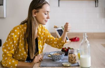 أخطاء شائعة في وجبة الفطور تدمر صحة الأمعاء أخطاء شائعة في وجبة الفطور تدمر صحة الأمعاء