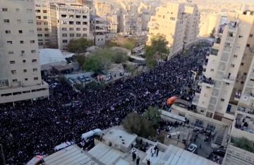 اغلاق للطرق وفوضى.. الحريديم يتظاهرون بمئات الالاف في القدس عاجل