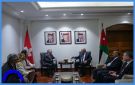 وزير الخارجية يجري مباحثات موسعة مع كاسيس - jo