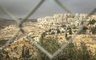 انباء عن تجميد أي مقترح بشأن فرض السيادة على الضفة الغربية - jo