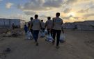 الحملة الأردنية توزع 850 طردا غذائيا في أكبر مخيم للنازحين بدير البلح - jo