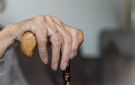 متقاعدون يشكون إيقاف رواتب كبار السن: هل يعقل أن ننتظر 60 يوما بعد إثبات أنهم على قيد الحياة؟ - jo