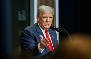 إدارة ترامب تقيد حركة الصحفيين بالبيت الأبيض إدارة ترامب تقيد حركة الصحفيين بالبيت الأبيض