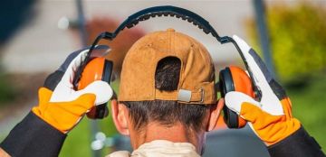 الأصوات العالية ترتبط بمرض عصبي لا علاج له.. العلماء يشرحون