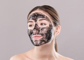 ماسكات طبيعية لإزالة الرؤوس السوداء بفعالية مذهلة ماسكات طبيعية لإزالة الرؤوس السوداء بفعالية مذهلة