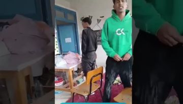 مصر.. تحقيق بعد انتشار مشهد تعدي طلاب على معلمة