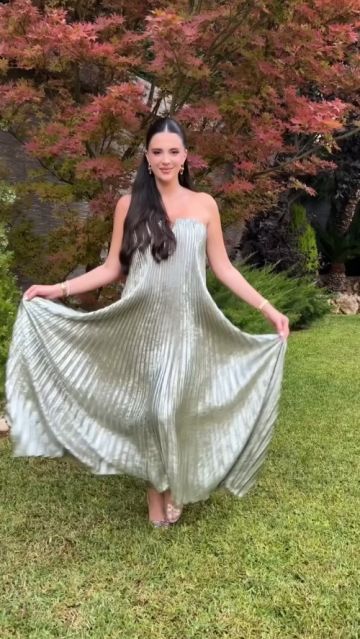 ملكة جمال لبنان تعلن انتظار مولودها