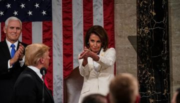 امرأة شريرة .. ترامب يعلق على تقاعد بيلوسي امرأة شريرة .. ترامب يعلق على تقاعد بيلوسي