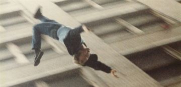 حادث مأساوي.. وفاة شاب أثناء تأدية عمله حادث مأساوي.. وفاة شاب أثناء تأدية عمله