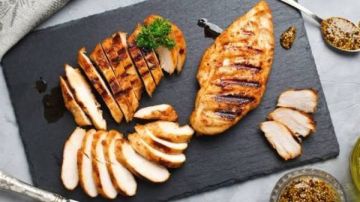 طريقة جديدة لتحضير الدجاج في 15 دقيقة .. وصفة سريعة تشعل السوشيال ميديا