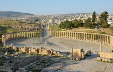 مدير عام الآثار يتفقد المركز الإقليمي للصيانة والترميم ويزور موقع جرش الأثري
