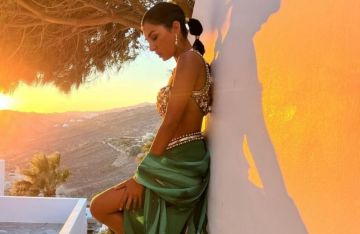 نجمة أمريكية تكسب يوميا آلاف الدولارات بفضل يديها وقدميها (فيديو) نجمة أمريكية تكسب يوميا آلاف الدولارات بفضل يديها وقدميها (فيديو)