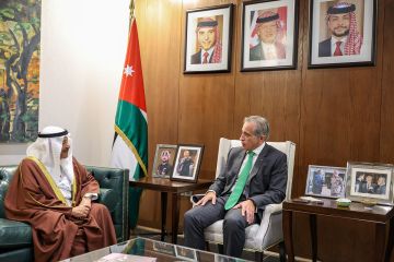 رئيس الوزراء يلتقي رئيس مجلس الشورى البحريني