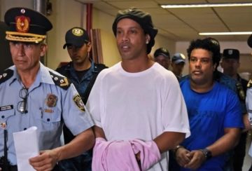 رونالدينيو يروي تفاصيل حياته السرية في السجن