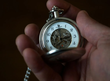 ساعة جيب تباع بـ 2.34 مليون دولار.. ما السر؟