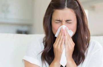 طبيبة توضح العلاقة بين نزلات البرد والتهاب الجيوب الأنفية