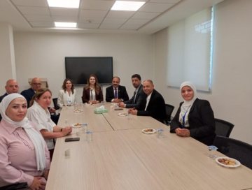 لجنة الصحة الوطنية في حزب الميثاق تزور مركز صحي الأميرة بسمة