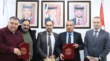 اتفاقية تعاون بين مركزي تصميم الألبسة الأردني والكفايات في جامعة فلسطين التقنية اتفاقية تعاون بين مركزي تصميم الألبسة الأردني والكفايات في جامعة فلسطين التقنية