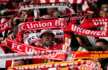 شاهد.. هدف أسطوري بقدم زميل صلاح السابق