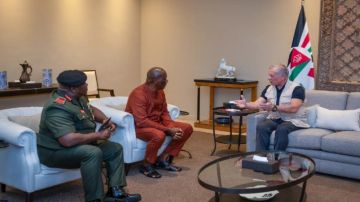 الملك يستقبل نائب وزير الدفاع في جمهورية سيراليون