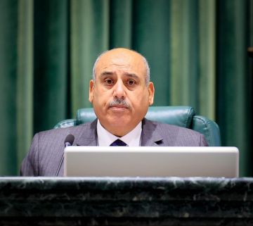 أولى رحلات الطيران العارض تحط في مطار الملك الحسين بالعقبة