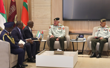 الحنيطي يستقبل نائب وزير الدفاع السيراليوني الحنيطي يستقبل نائب وزير الدفاع السيراليوني