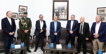 مندوبا عن الملك وولي العهد...العيسوي يعزي آل حداد والعواملة مندوبا عن الملك وولي العهد...العيسوي يعزي آل حداد والعواملة