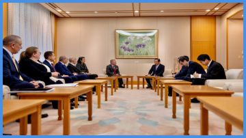 الملك يعقد لقاءات مع قادة في البرلمان الياباني