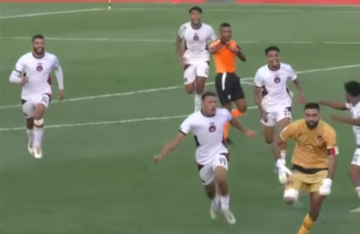 حارس مرمى مغربي يسجل هدفا قاتلا وينقذ فريقه من الخسارة (فيديو) حارس مرمى مغربي يسجل هدفا قاتلا وينقذ فريقه من الخسارة (فيديو)