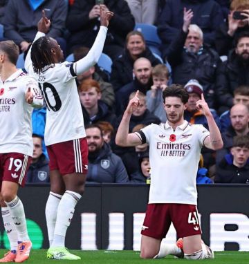 آرسنال يبتعد في صدارة الدوري الإنجليزي بفوزه على بيرنلي