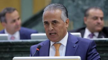 نعيمات: وزير سابق كبد الخزينة 80 ألف دينار فاتورة طعام نعيمات: وزير سابق كبد الخزينة 80 ألف دينار فاتورة طعام